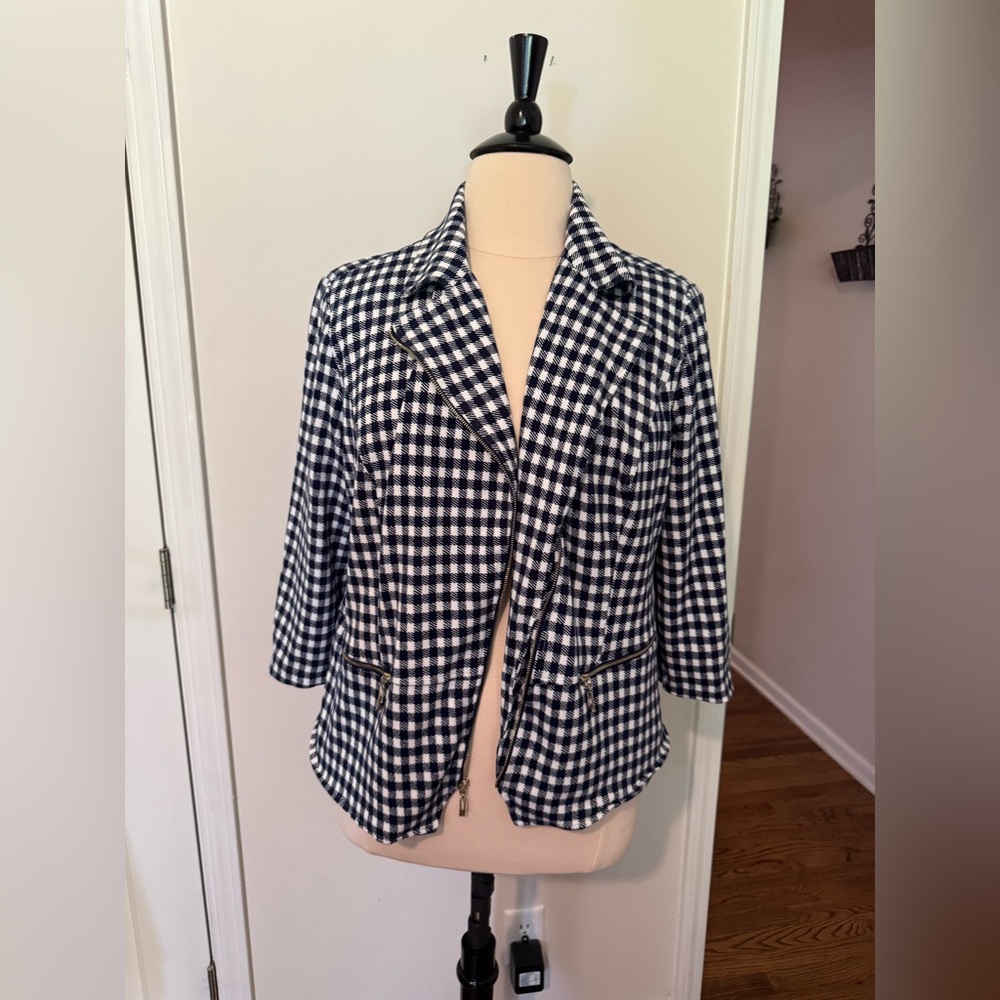 Chico's Blue and White Houndstooth Design